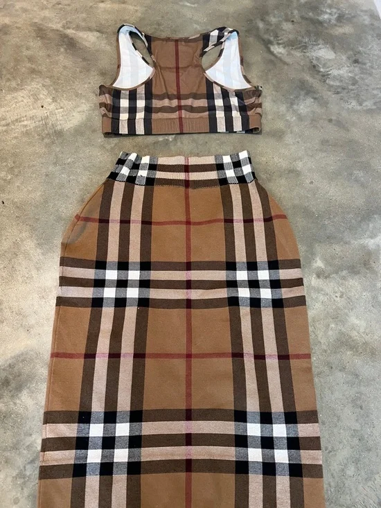 Authentic Burberry Tan Plaid Crop Tank & Pencil Skirt Set - Picture 4 of 8